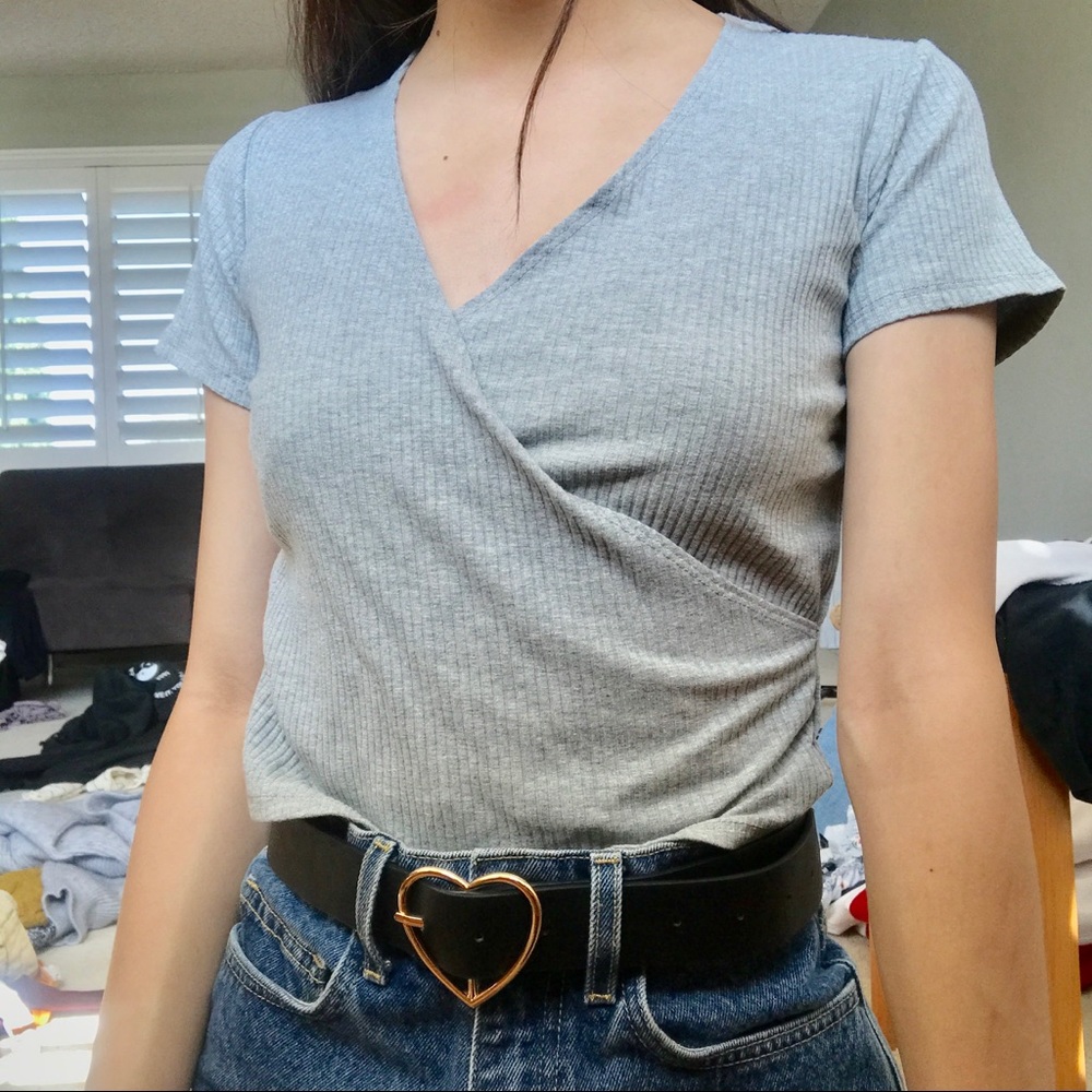 Grey cropped top